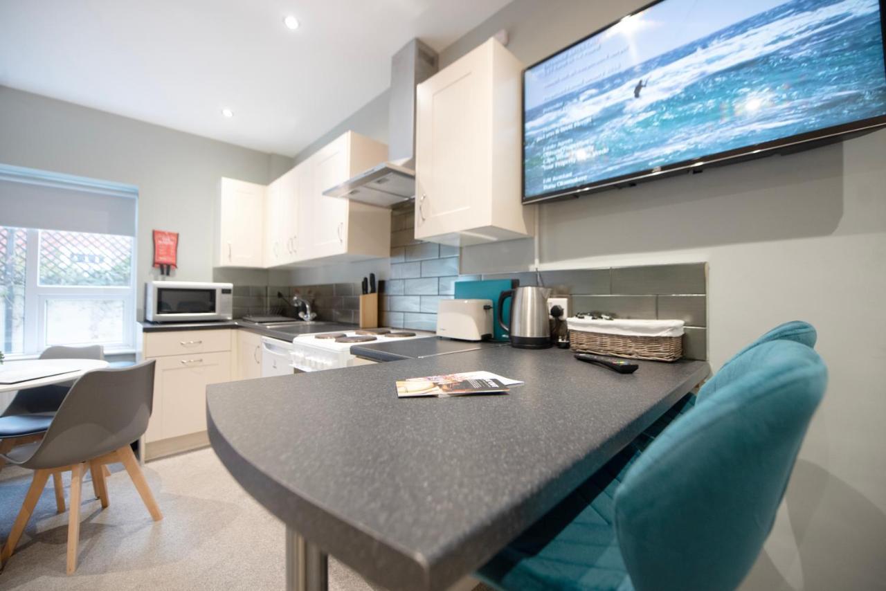 3 -Min Walk To Southport Pier & Beach Fast Wi-Fi & Perfect Getaway Exterior photo