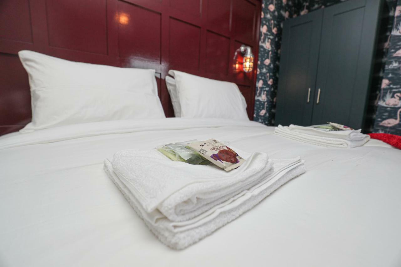 3 -Min Walk To Southport Pier & Beach Fast Wi-Fi & Perfect Getaway Room photo