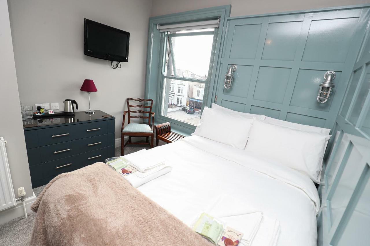 3 -Min Walk To Southport Pier & Beach Fast Wi-Fi & Perfect Getaway Exterior photo